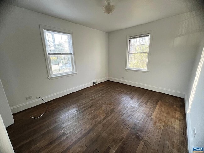 Building Photo - 1545 Rugby Ave