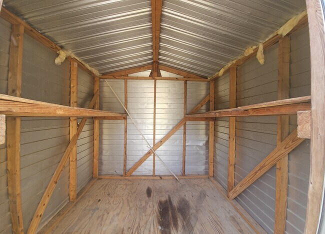 Building Photo - 5727 Lexington Dr