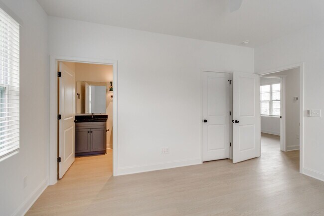 Building Photo - 1410 Barnwell St