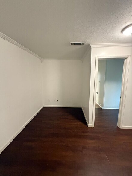 Building Photo - 3301 Thunderbird Ln