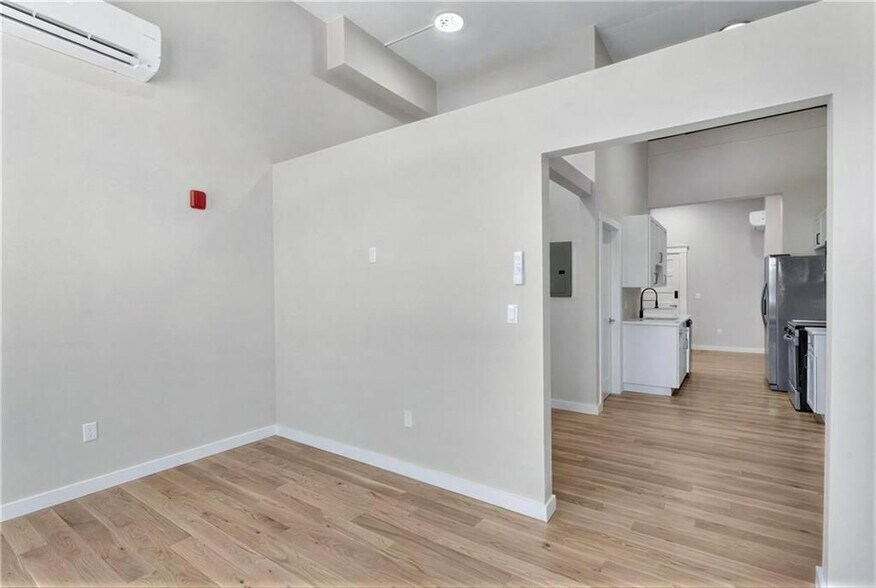 Building Photo - 72 Kendrick Ave