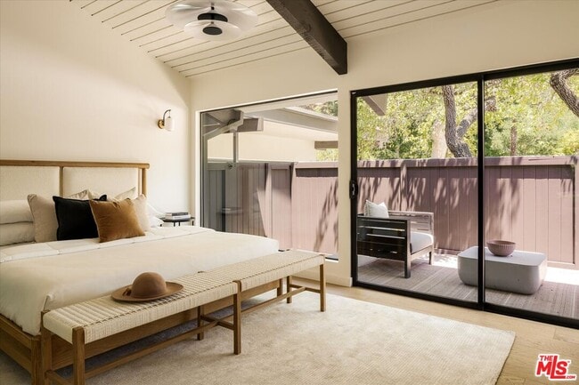 Building Photo - 2313 Banyan Dr