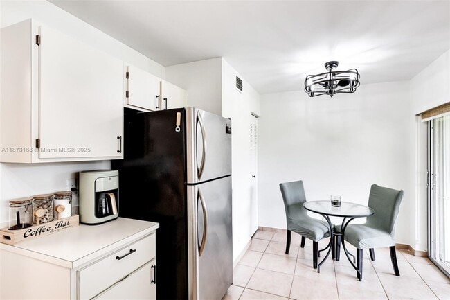 Building Photo - 15751 Woodgate Pl