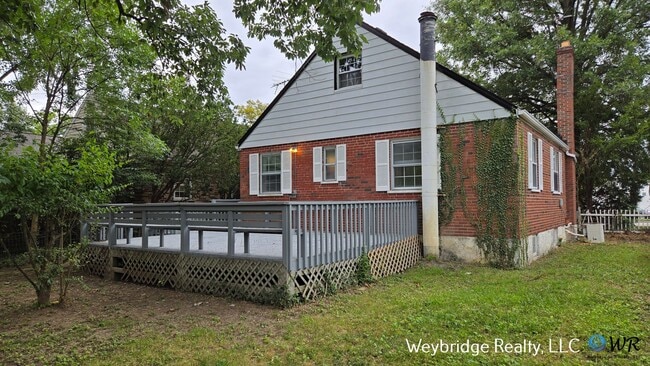 Building Photo - Updated 3 Bedroom 2 Full Bath House in the...