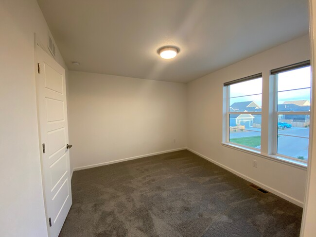 Building Photo - 2588 Meadows Blvd