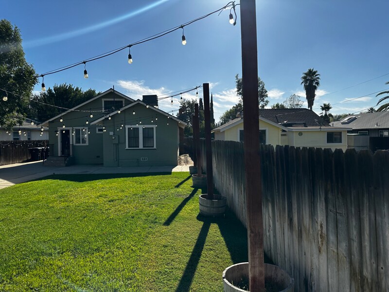 Building Photo - 4475 Larchwood Pl