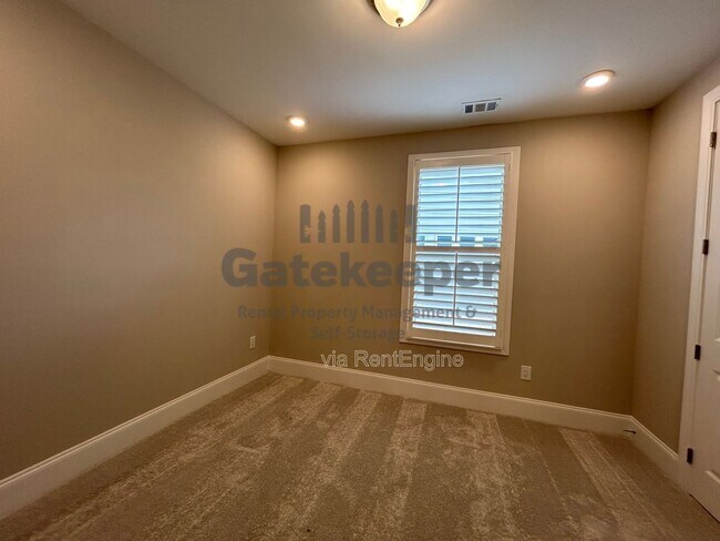 Building Photo - 411 Silverbell Ct