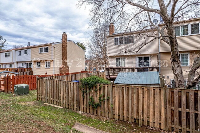 Building Photo - 5328 Larochelle Ct