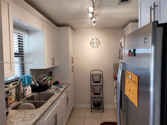 Building Photo - 4919 SW 139th Ct