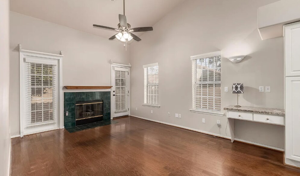 Building Photo - 517 S Paradise Dr