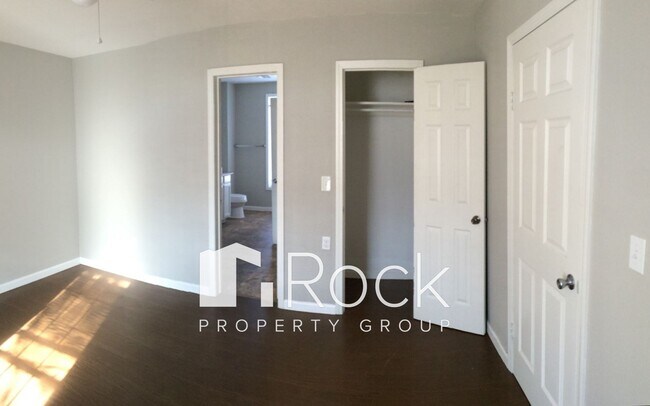 Building Photo - 328 N Philadelphia Ave