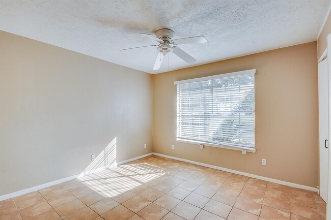 Building Photo - 2689 Gessner Rd