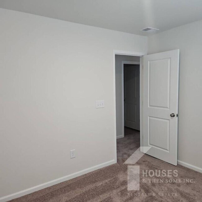 Building Photo - 338 Prosperity Ln