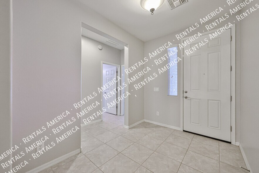 Building Photo - 15573 W Laurel Ln