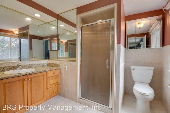 Building Photo - 5 br, 2.5 bath House - 1681 Glen Meadow Lane