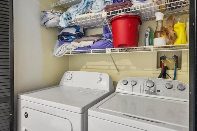 Building Photo - 6335 Riverwalk Ln