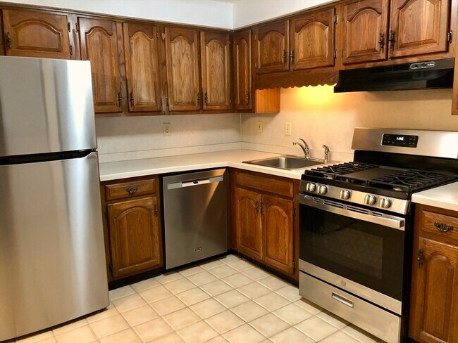 Building Photo - 98 Apache Way