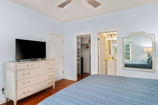 Building Photo - Furnished Pet-Friendly 30-Day Extended Stay Riverfront Condo