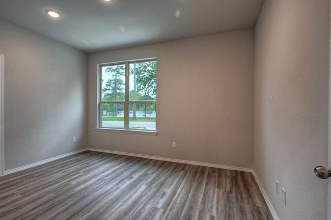 Building Photo - 9599 Darkwood St