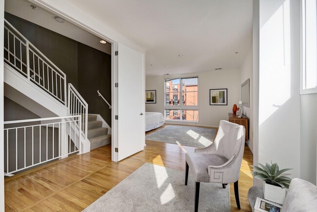 Building Photo - 1662 N Quinn St