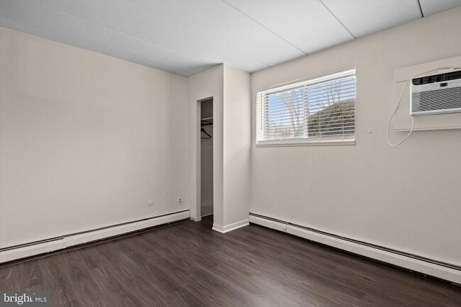 Building Photo - 1575 W Street Rd