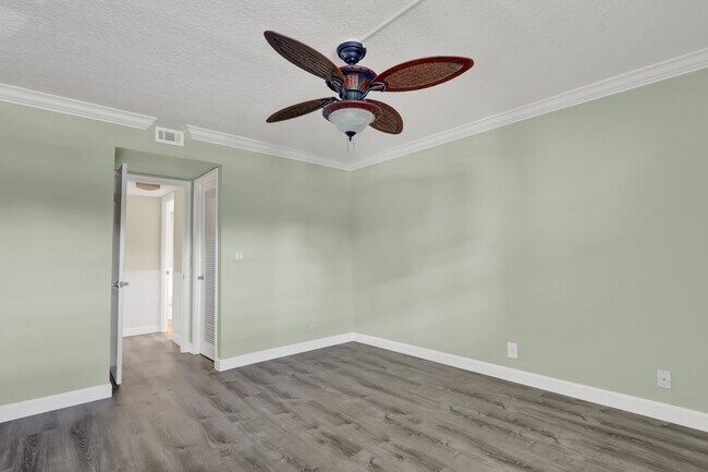 Building Photo - 1036 US-1