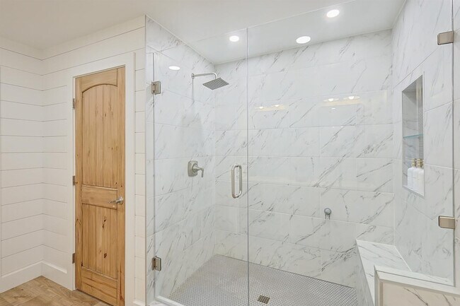 Building Photo - 2368 County Road 852-SI ID1055509P