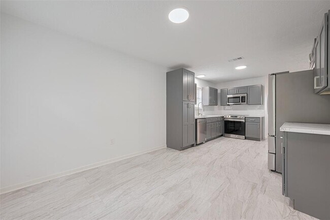 Building Photo - 5303 Lookout Mountain Dr