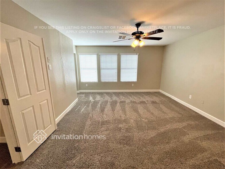 Building Photo - 1395 S Owl Dr