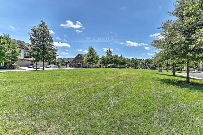 Building Photo - Sought-after 3BR/2.5BA Townhome in Desirab...