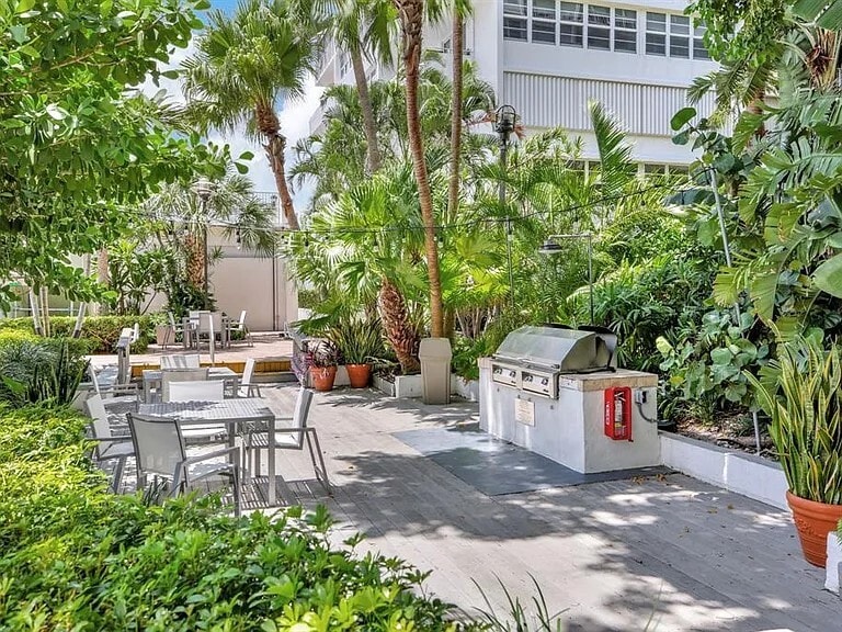 Building Photo - 1170 N Federal Hwy