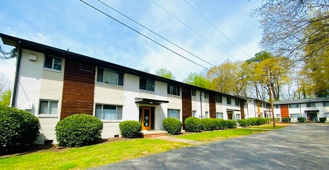 Primary Photo - 1570 Memorial Drive