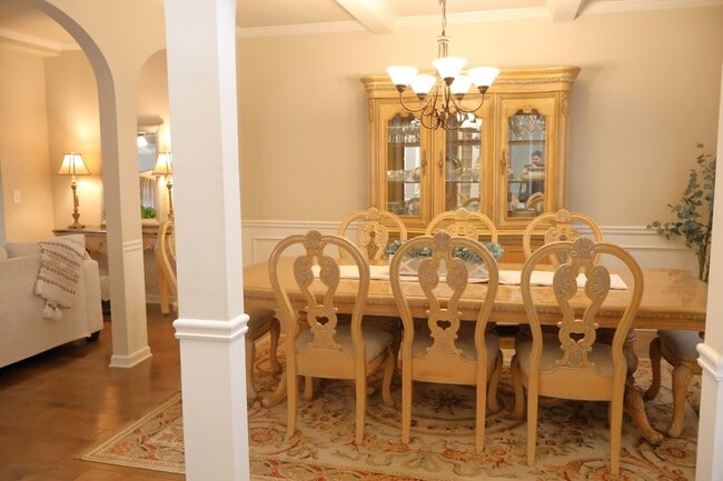 Building Photo - 202 Ermon Ct