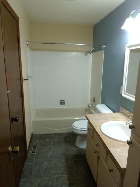 Building Photo - 1512 Knollcrest Dr