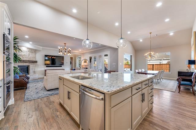 Building Photo - 3945 Wellesley Ave