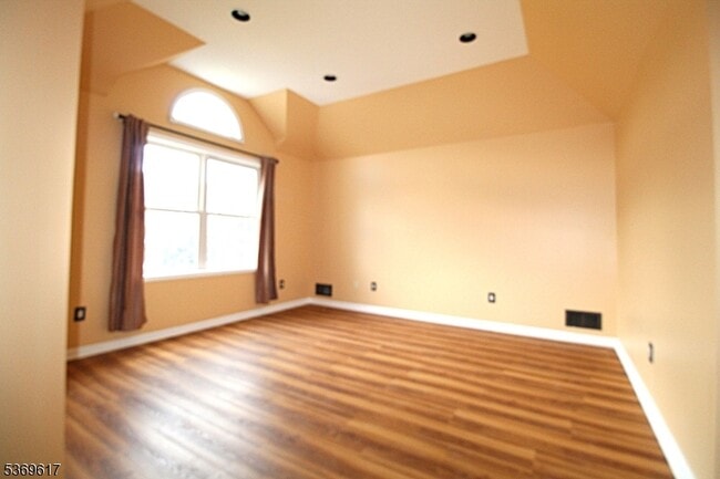 Building Photo - 11 Cypress Ln