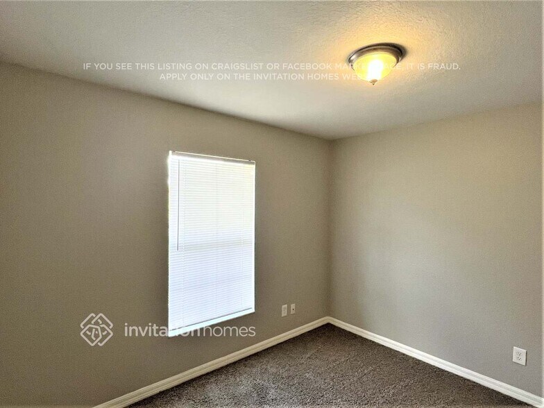 Building Photo - 323 Boca Ciega Rd