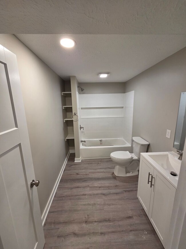 Building Photo - Newly remodeled 4 bed, 2 bath, 1 car garage, fenced in backyard