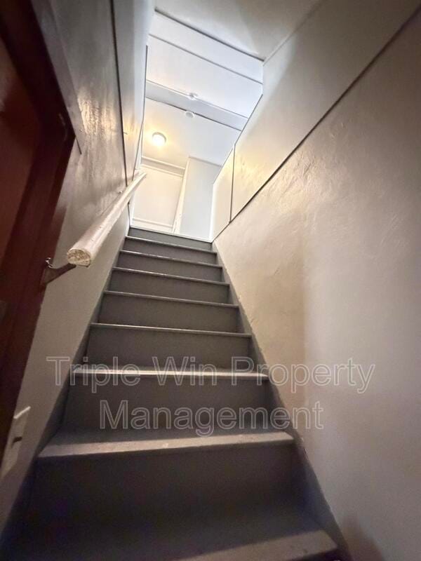 Building Photo - 8664 Belhaven Dr