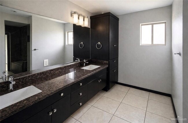 Building Photo - 11 N 47th St