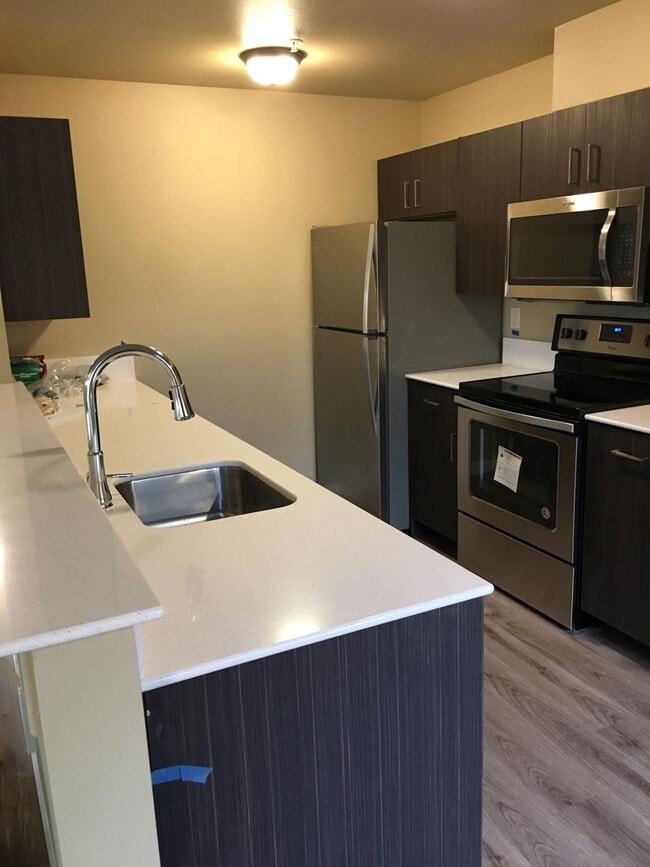 Building Photo - Apartment near downtown Hillsboro