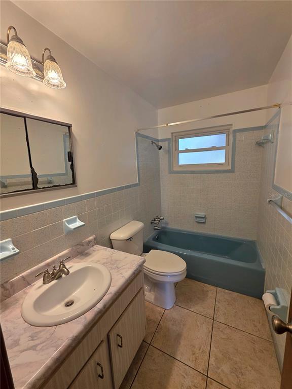 Building Photo - 2301 NE 32nd St