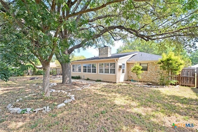 Building Photo - 1215 Clearwater Dr