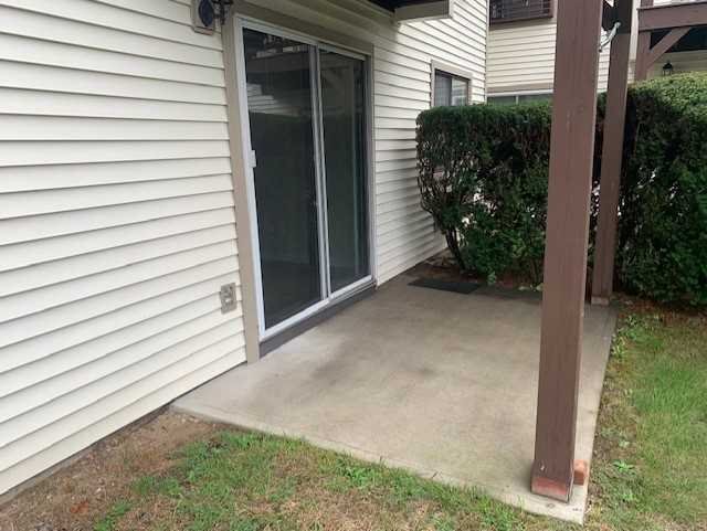 Building Photo - 16 Club House Dr