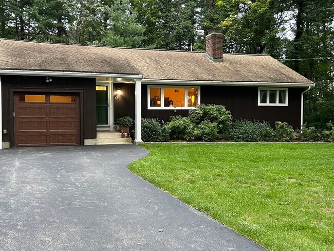 Primary Photo - 17 Hilltop Dr