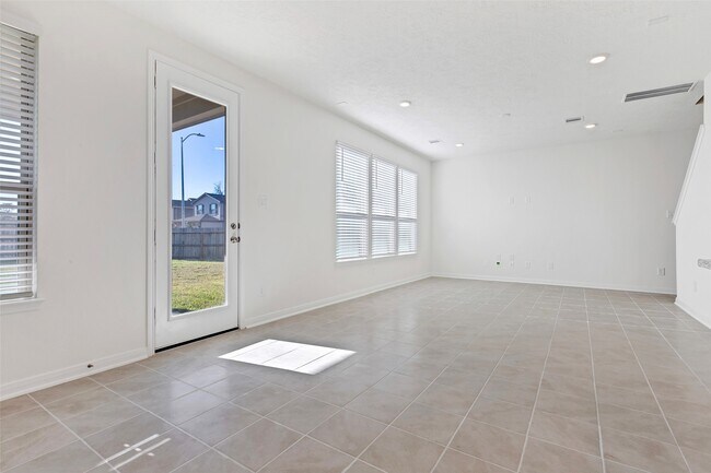 Building Photo - 9423 Castillo Ct