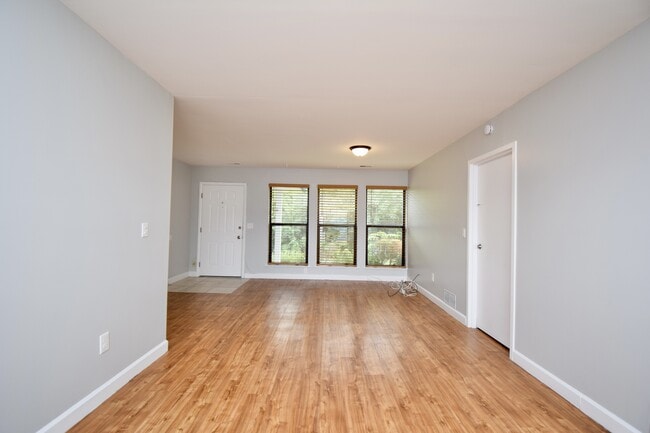 Building Photo - 758 Cincinnati-Batavia Pike