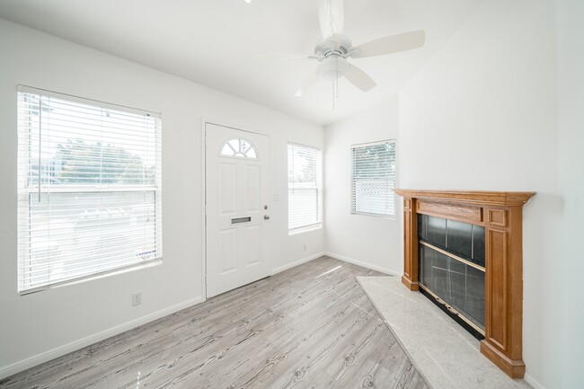 Primary Photo - 4816 Bancroft St