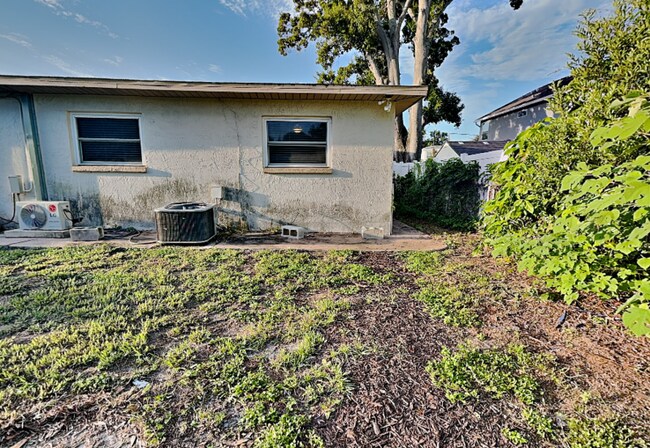 Building Photo - 3619 W Cass St