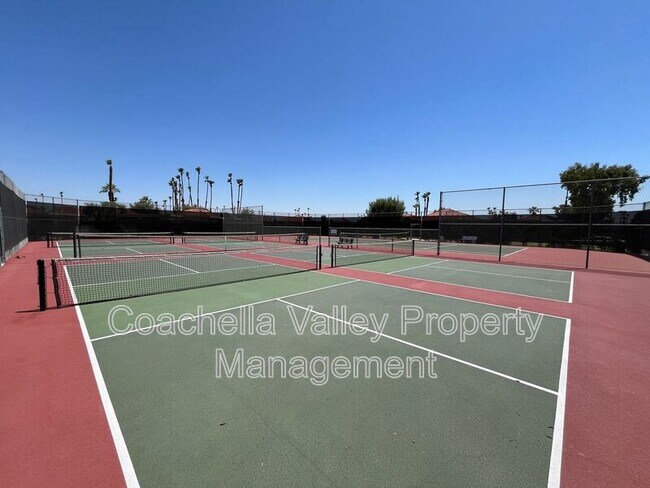 Building Photo - 643 N Vía Acapulco